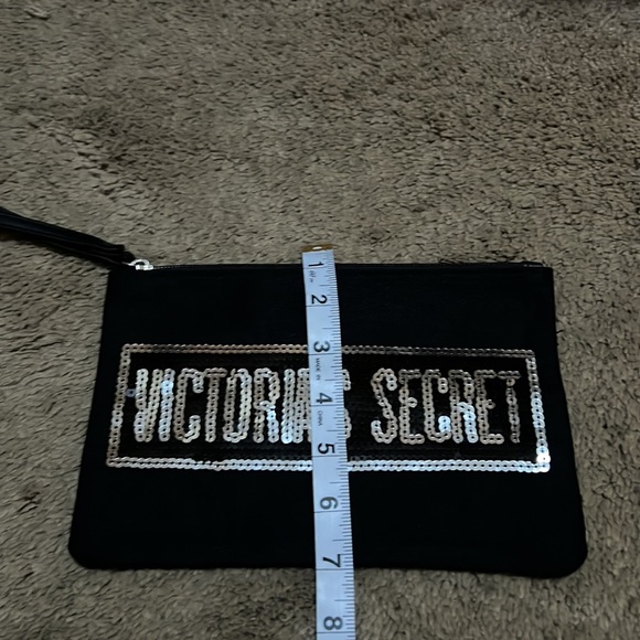 NWT Victorias Secret Glitter Tote with matching travel pouch $80 - Picture 10 of 10